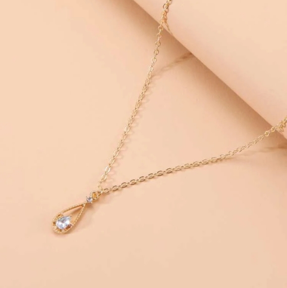 *Laura* Teardrop Pendant Necklace - Picture 3 of 4